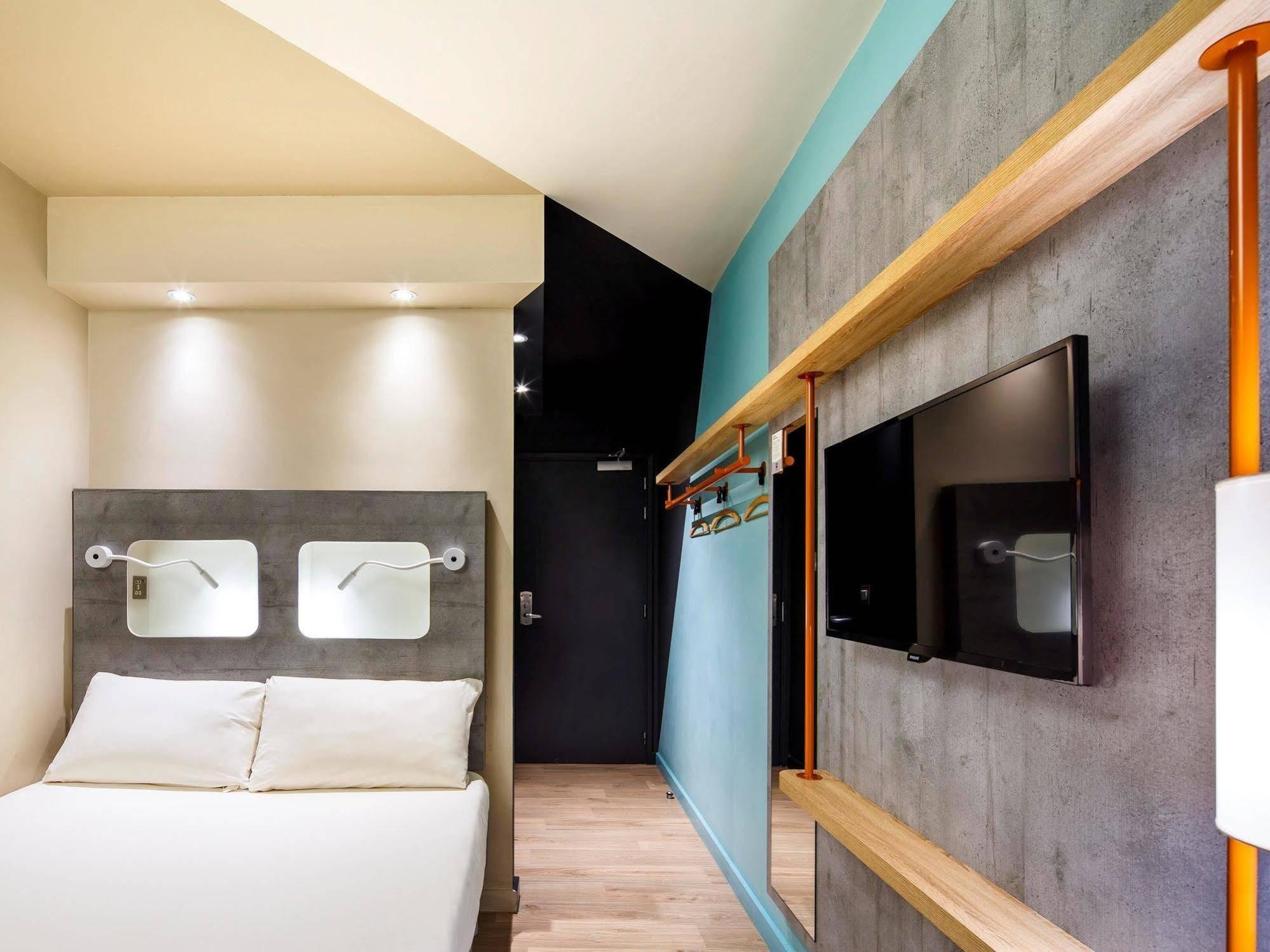 Ibis Budget London Hounslow Exteriör bild