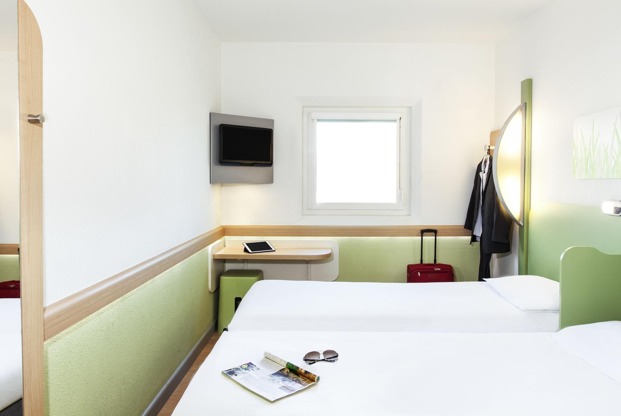 Ibis Budget London Hounslow Exteriör bild