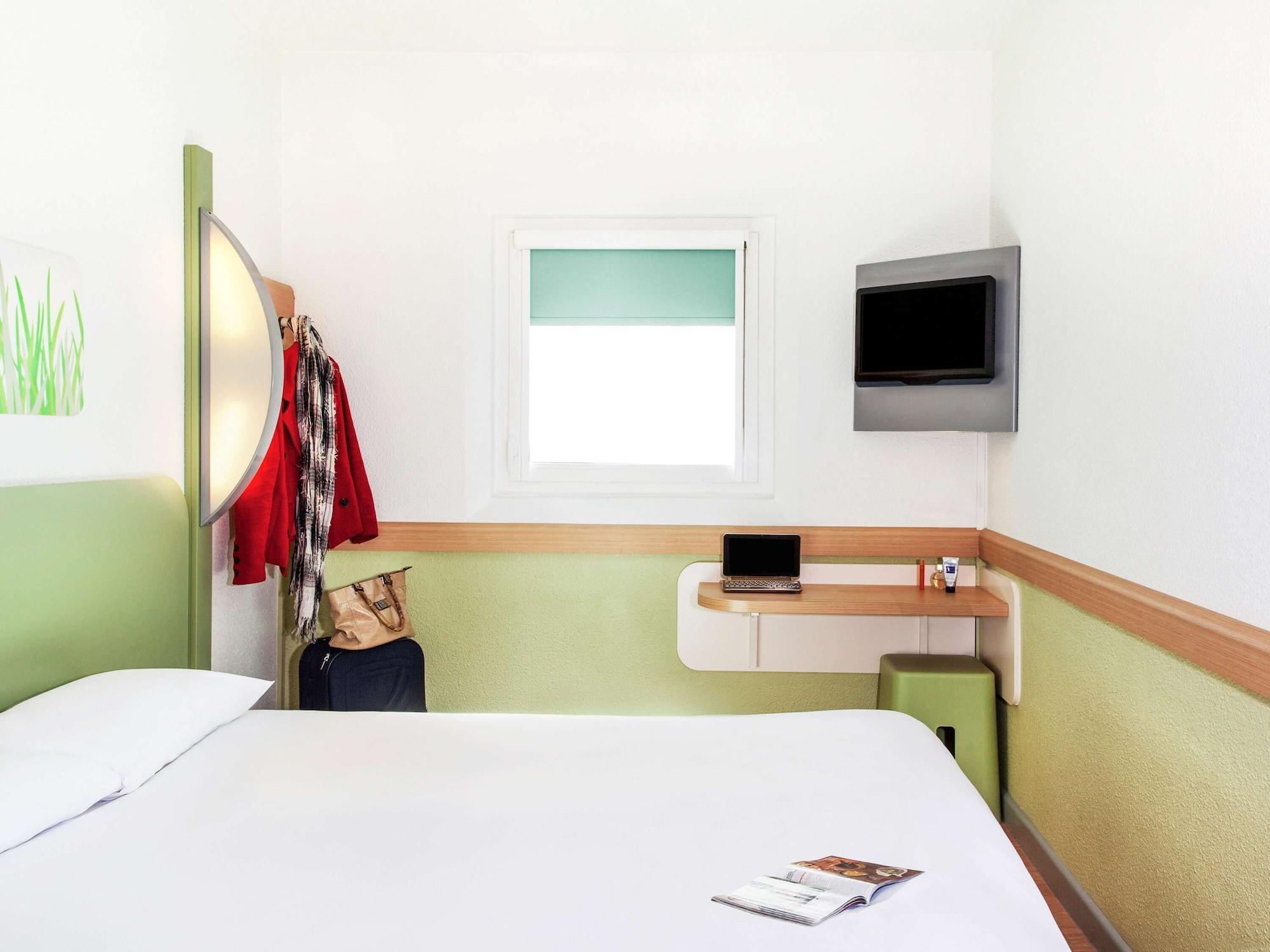 Ibis Budget London Hounslow Exteriör bild