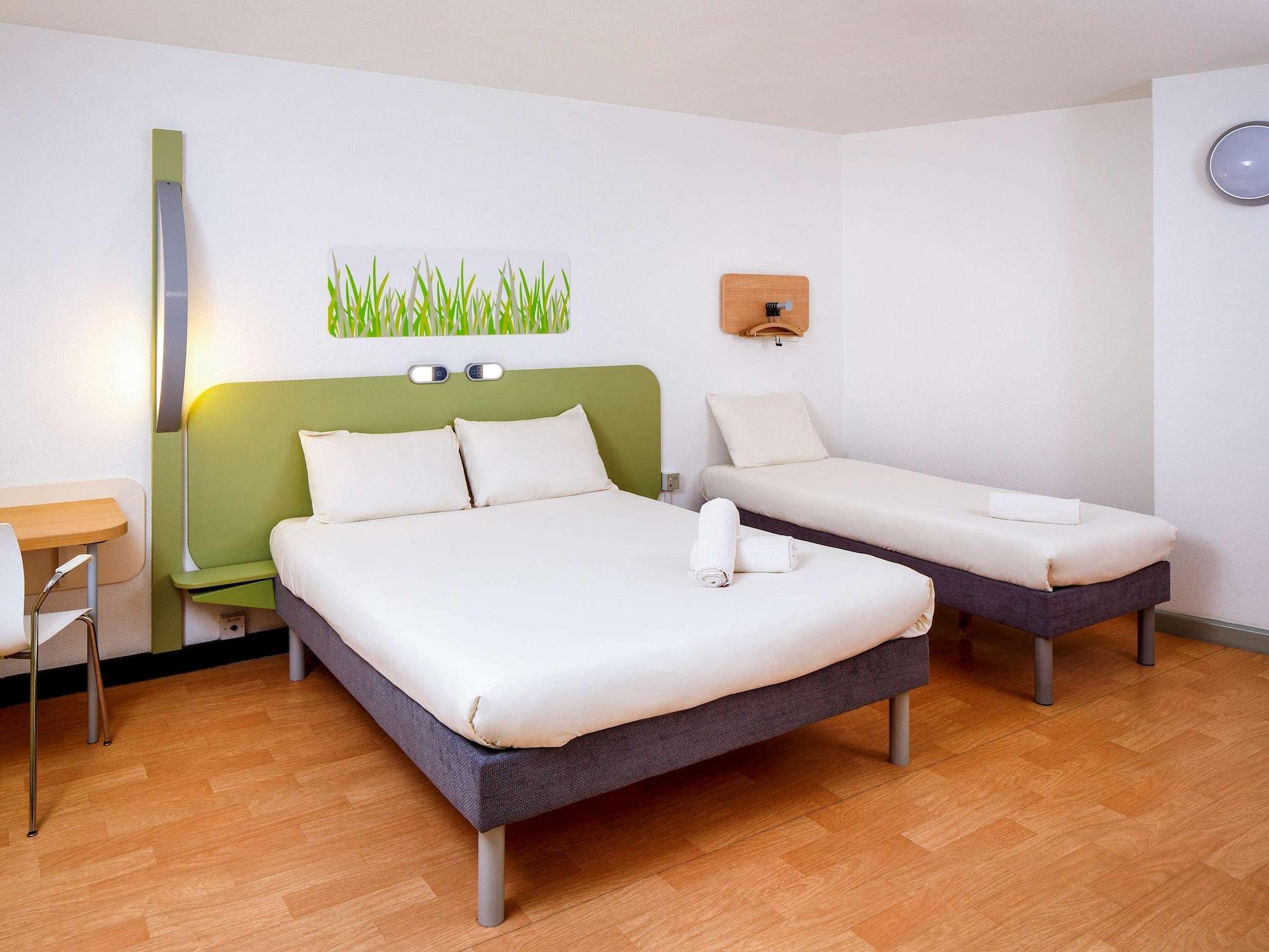 Ibis Budget London Hounslow Exteriör bild