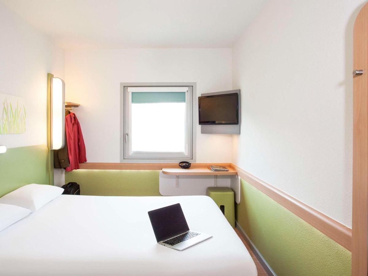 Ibis Budget London Hounslow Exteriör bild