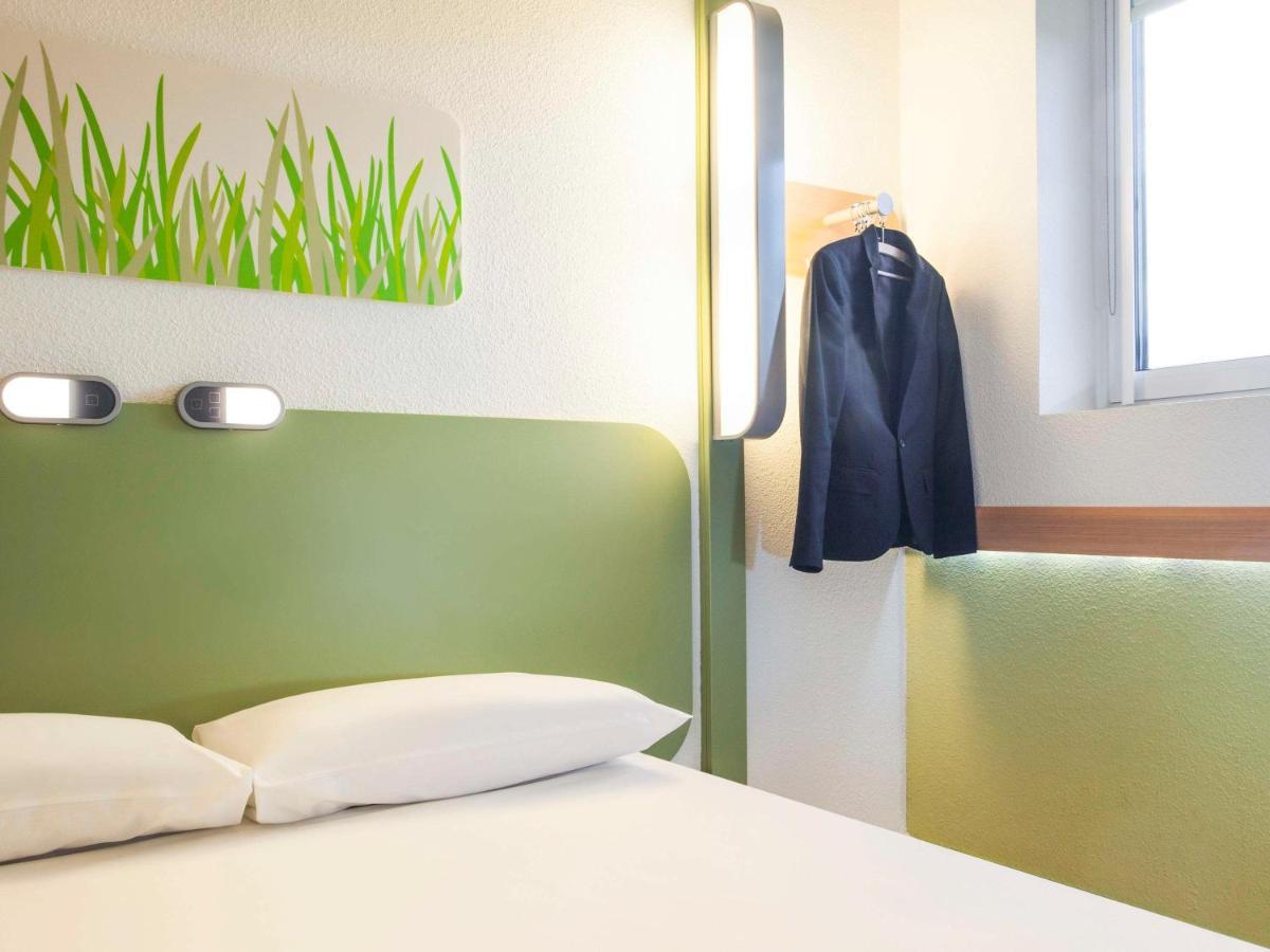 Ibis Budget London Hounslow Exteriör bild