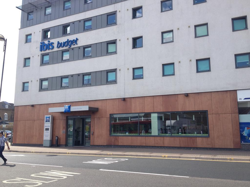 Ibis Budget London Hounslow Exteriör bild