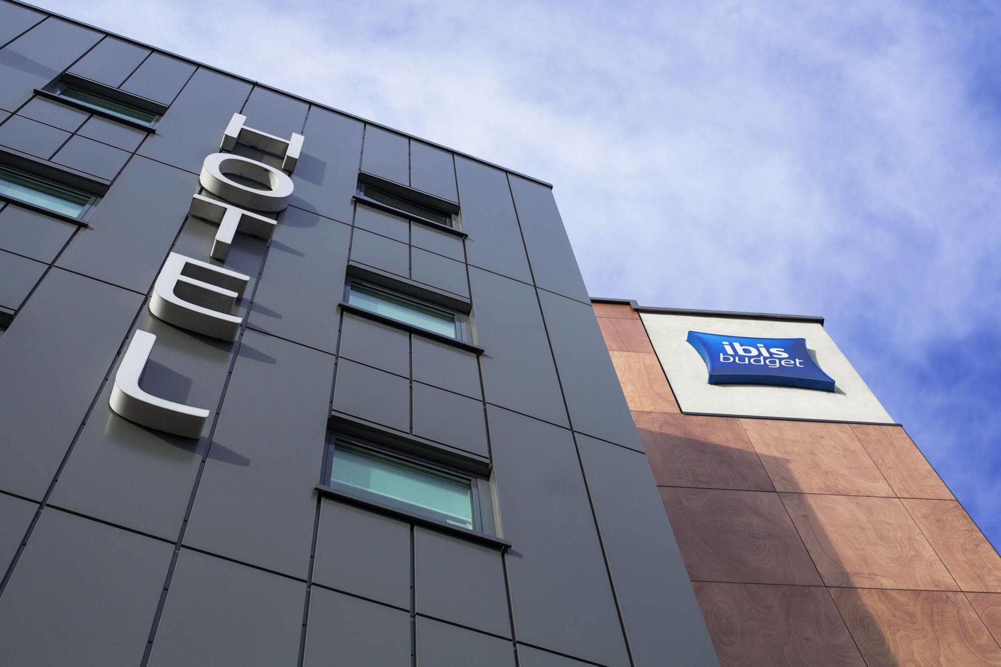 Ibis Budget London Hounslow Exteriör bild